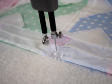 Load image into Gallery viewer, Handi Quilter HG10505 Handi Feet Square Feet (set of 2)
