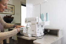 Load image into Gallery viewer, Baby Lock BLSP8 Splendor Serger Machine