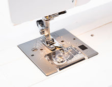 Load image into Gallery viewer, Janome Sewist 721 Sewing Machine