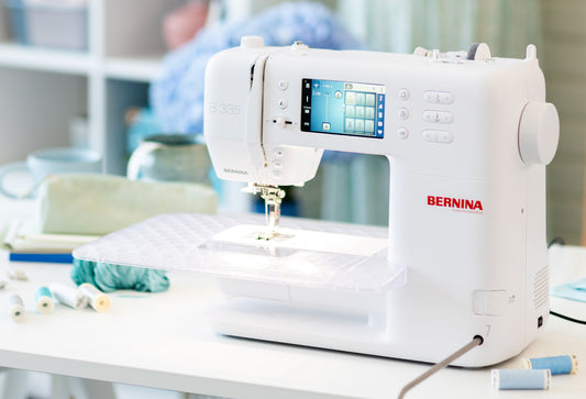 BERNINA 335 Sewing Machine