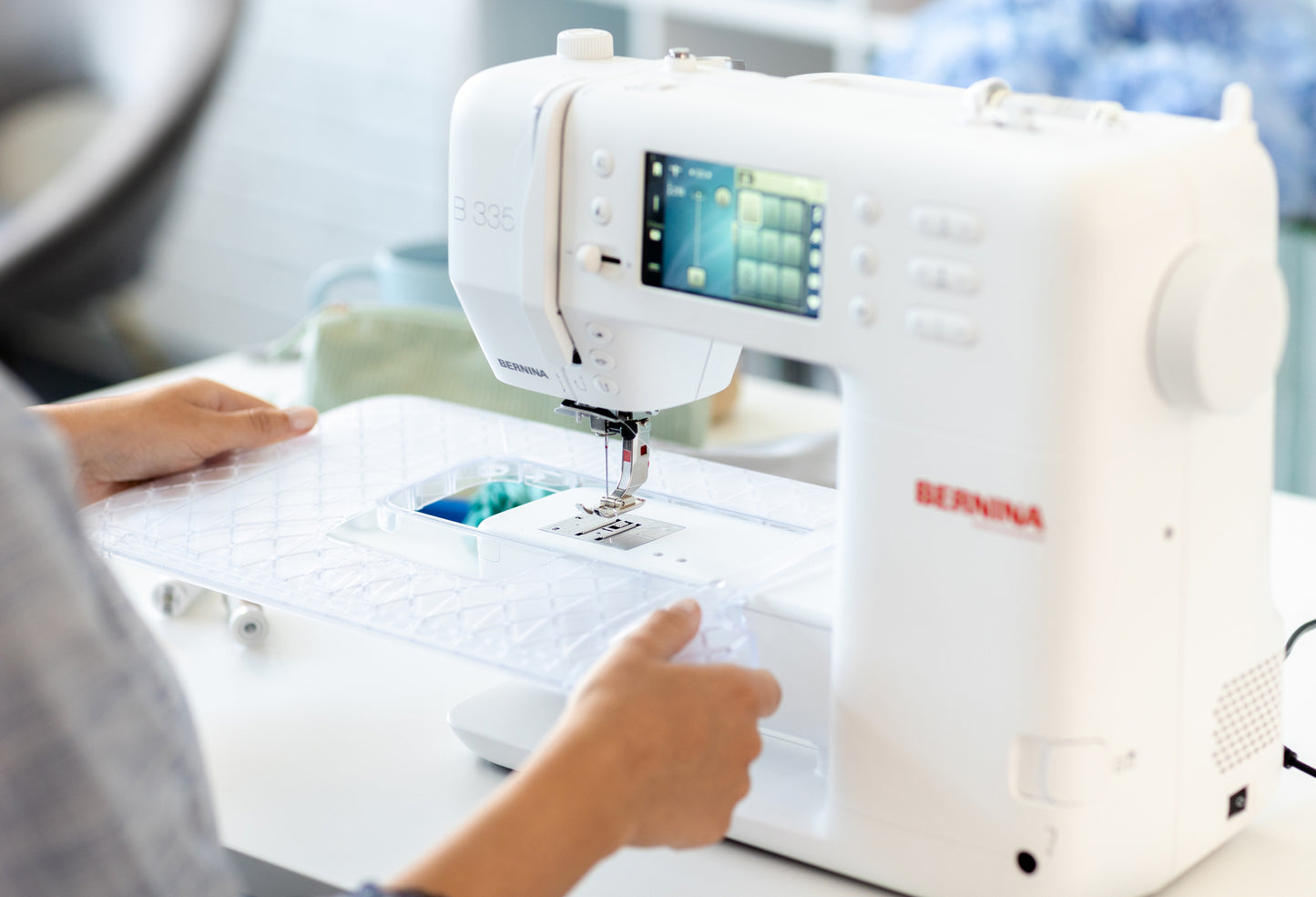 BERNINA 335 Sewing Machine