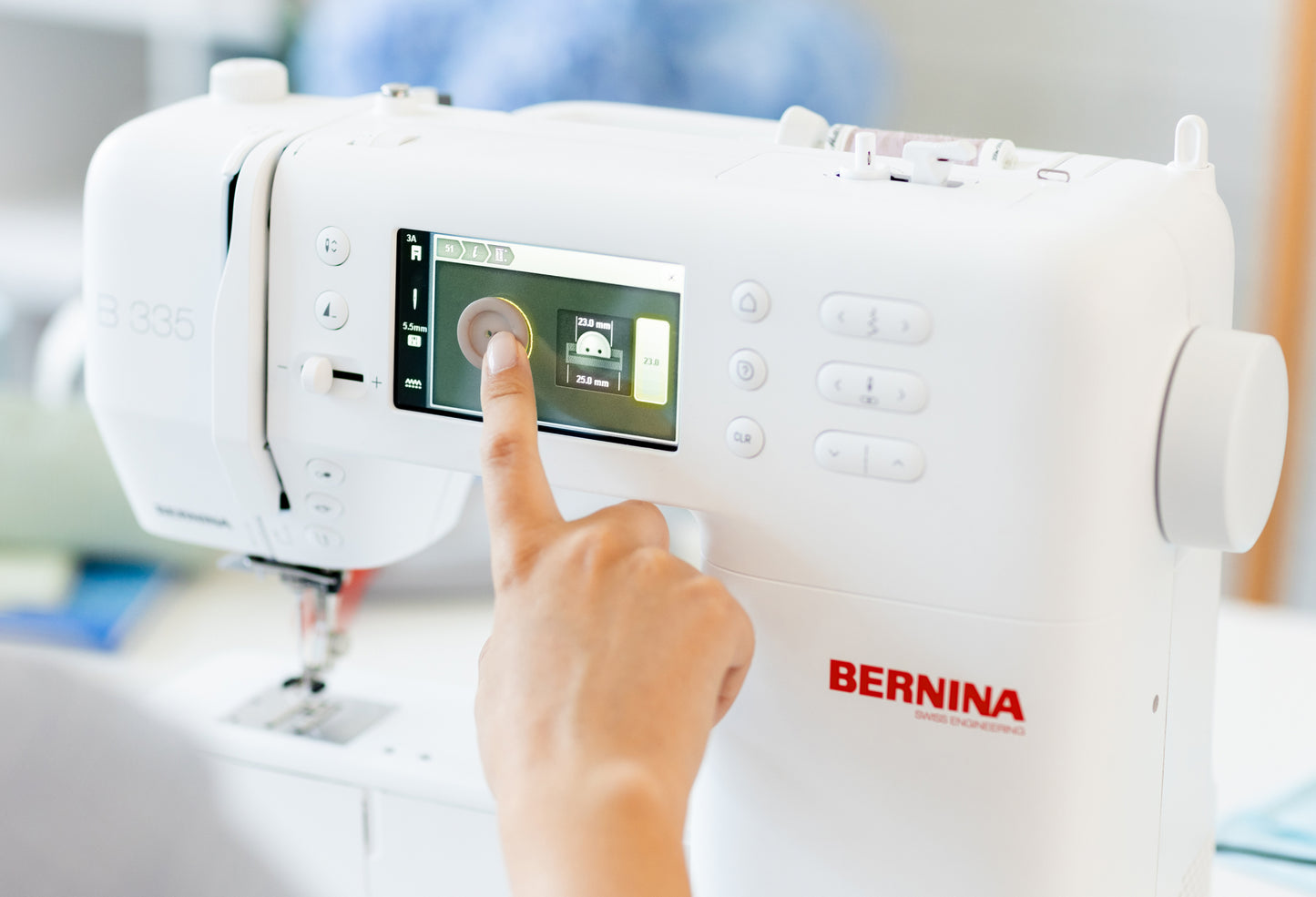 BERNINA 335 Sewing Machine