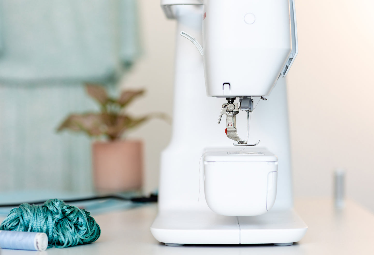BERNINA 325 Sewing Machine