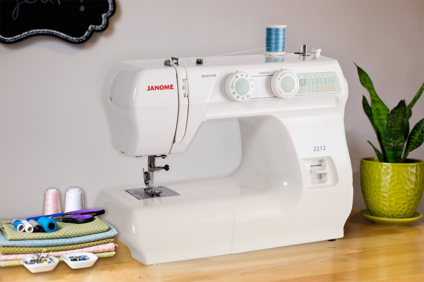 Janome 2212  Sewing Machine