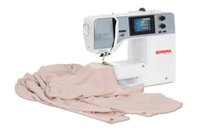 Load image into Gallery viewer, BERNINA 480 Sewing Machine
