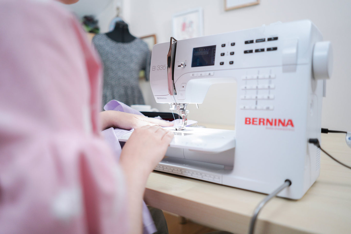 BERNINA 335 Sewing Machine