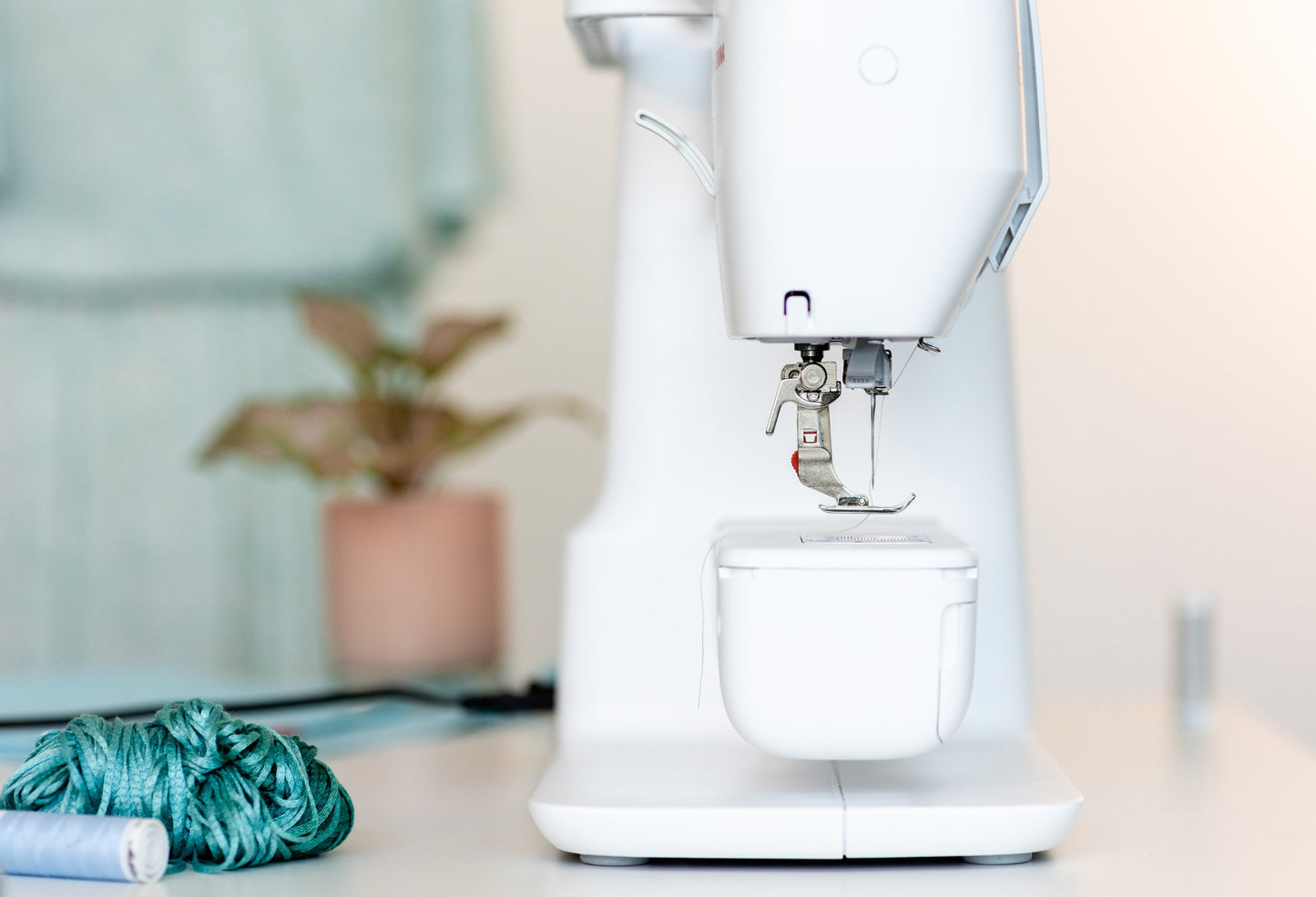 BERNINA 325 Sewing Machine