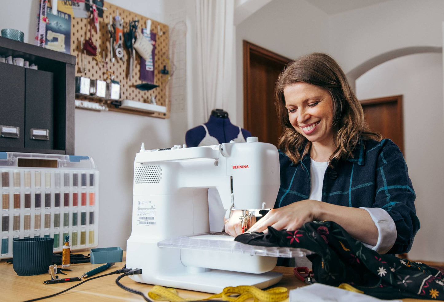BERNINA 325 Sewing Machine