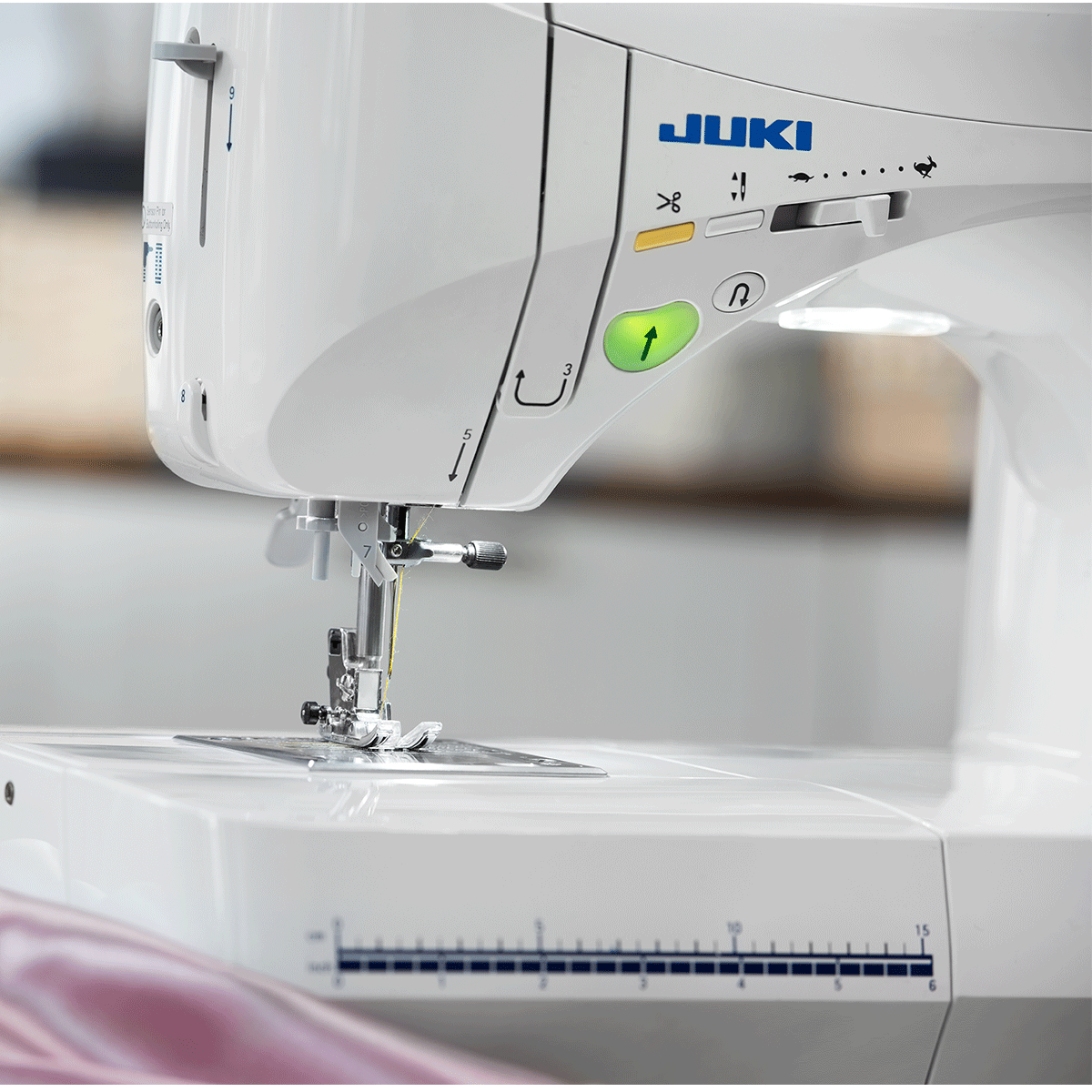 JUKI AMERICA HZL-F600 Exceed Series Sewing Machine with 225 Stitch Patterns and 4 Fonts
