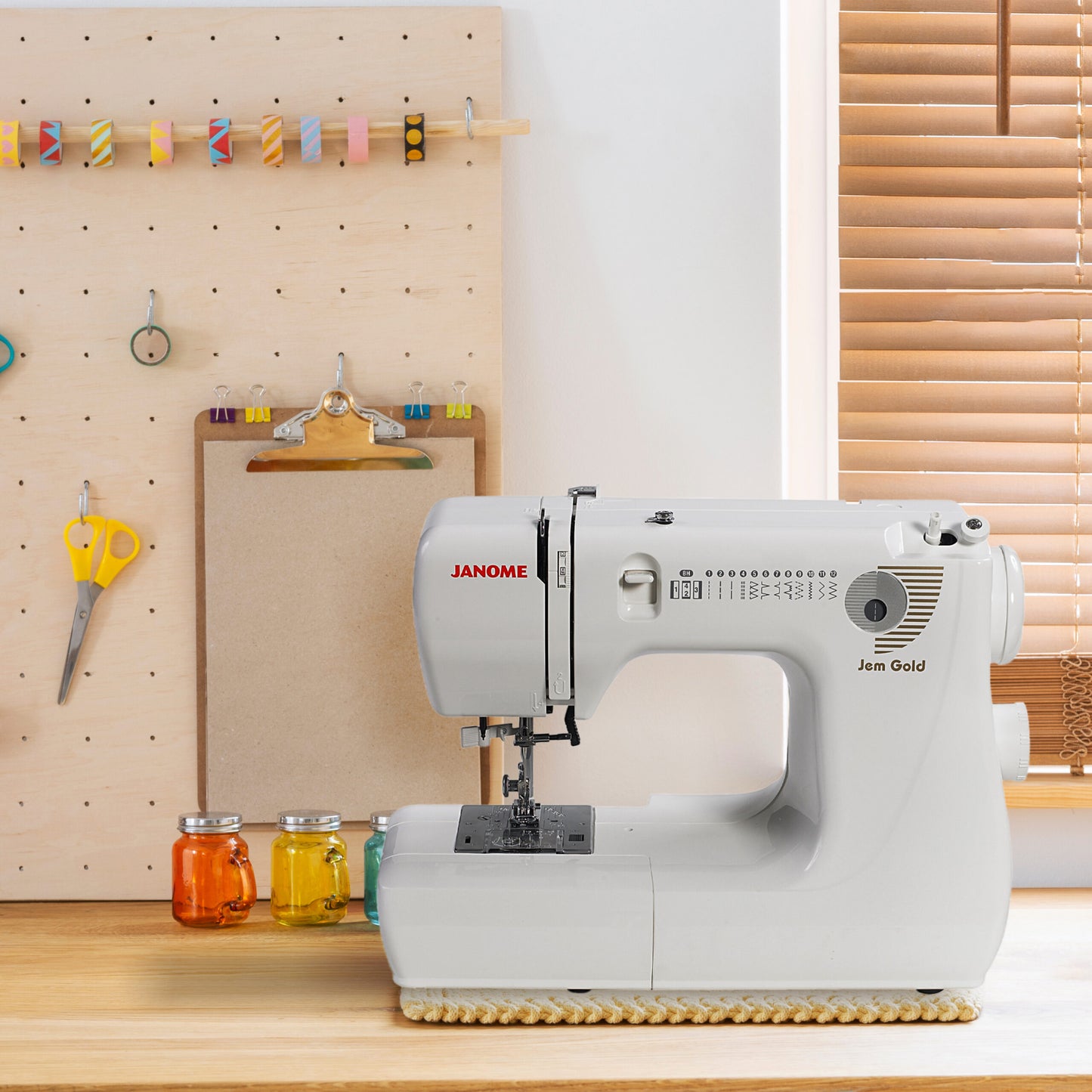 Janome 660 Jem Gold Sewing Machine