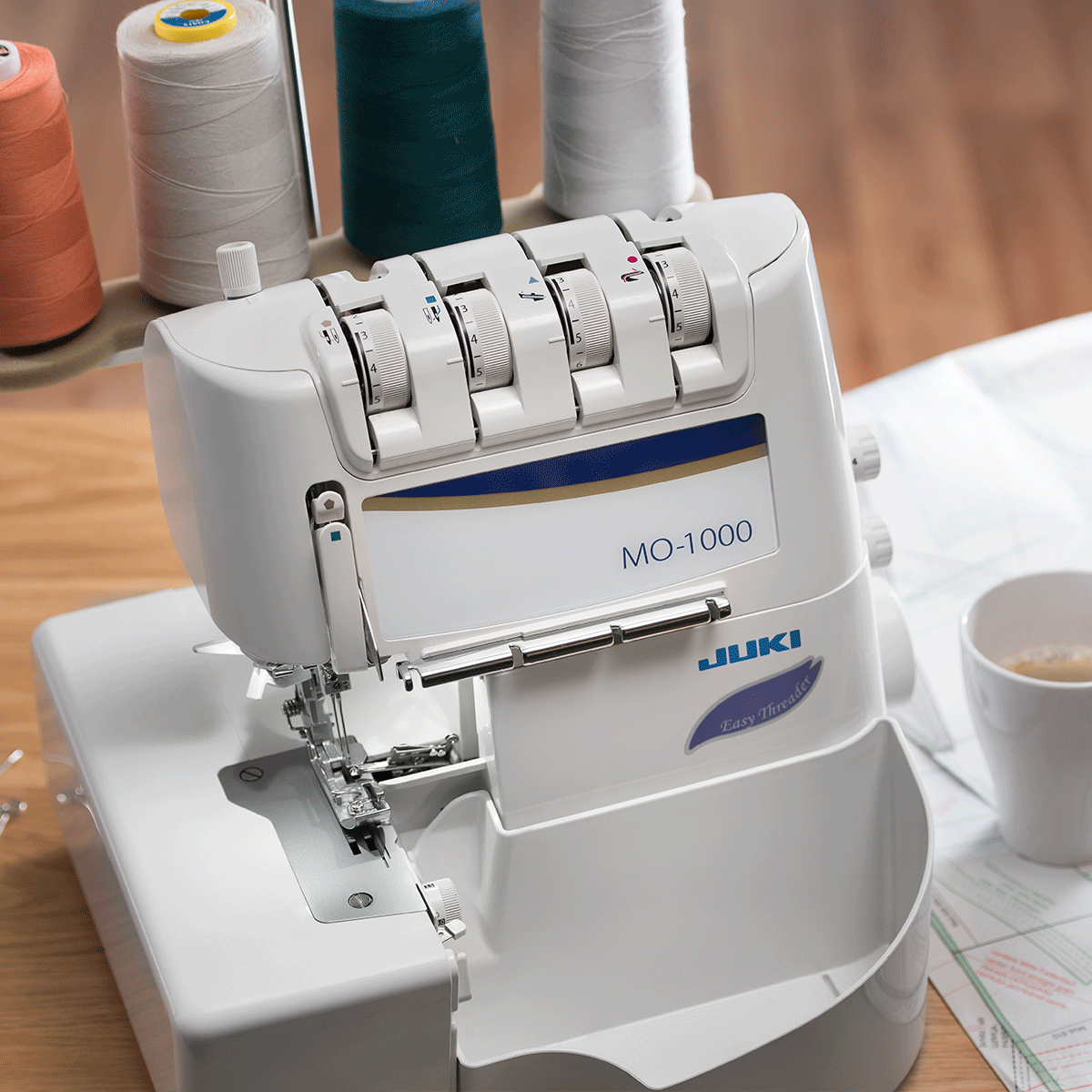 JUKI AMERICA MO-1000 2/3/4 Air Threading Overlock with Differential Feed and Rolled Hem