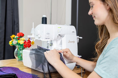 Baby Lock Serenity 4-Thread Serger Machine with Accessories Bundle