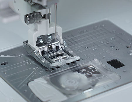 Janome Skyline S7  Sewing Machine