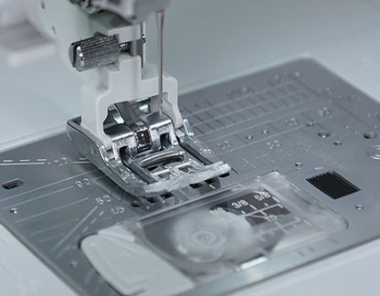 Janome Skyline S7  Sewing Machine