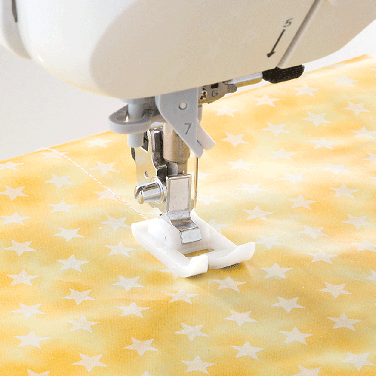 JUKI AMERICA HZL-DX7 Professional Quality Quilting and Sewing Machine with 287 Stitch Patterns and 4 Fonts