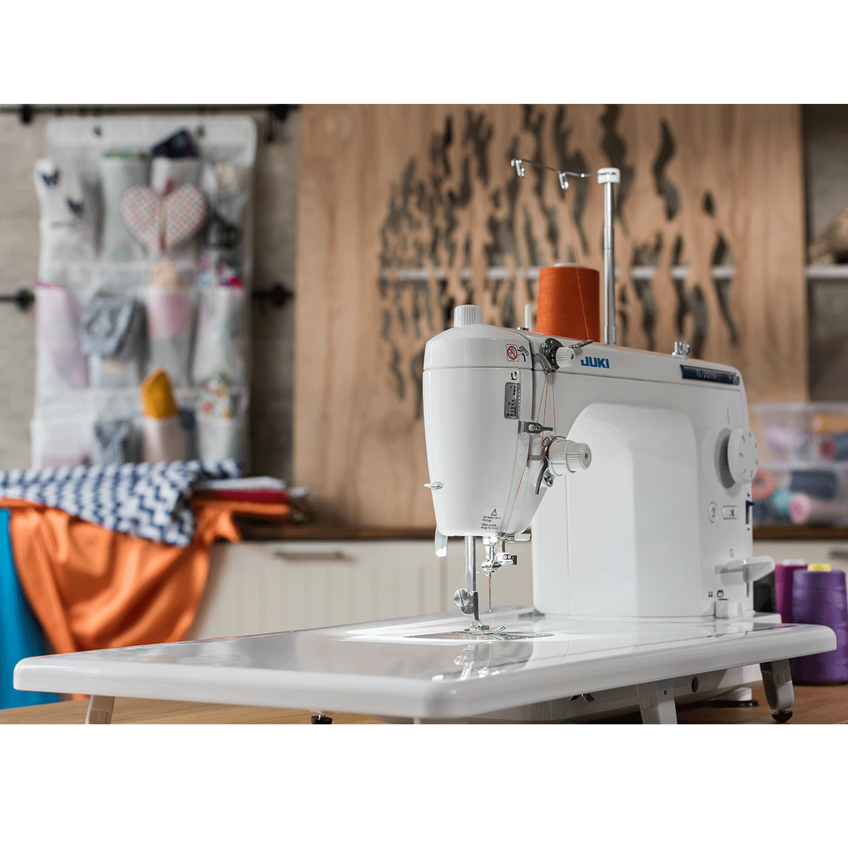 JUKI AMERICA TL-2010Q Mid-Arm Quilting and Piecing Machine with Automatic Thread Trimmer and Speed Control